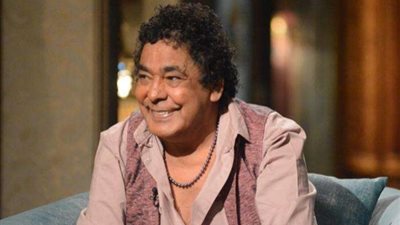 بحركة عجايب.. محمد منير يروج لحفله بالإسكندرية