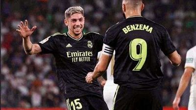 بنزيما وفالفيردي يقودان هجوم ريال مدريد المتوقع أمام إشبيلية