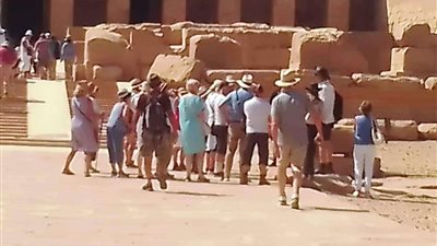 سوهاج تستقبل 150 سائح أجنبي لزيارة المناطق السياحية والأثرية