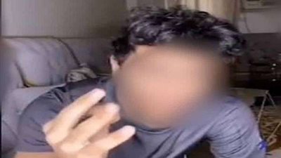 شاهد.. شاب يسخر من 