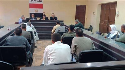 رئيس مدينة الفشن يلتقي أهالي زرابي الجرادوة لبحث مطالبهم