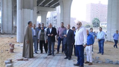 محافظ الجيزة : موقف حضارى أسفل محور الفريق كمال عامر بأرض اللواء يستوعب 300 سيارة