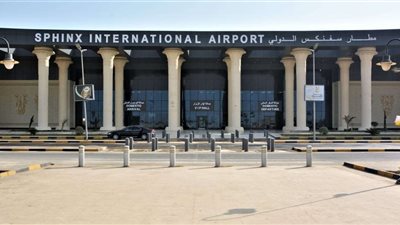 وزير الطيران يتفقد الاستعدادات النهائية لتشغيل مطار سفنكس