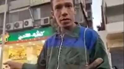 عزة مصطفي توجهة رسالة لعامل النظافة صاحب واقعة محل الكشري