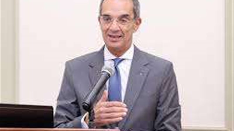 وزير الاتصالات وتكنولوجيا