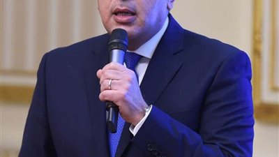 مدبولى يستعرض أوضاع مصر قبل المؤتمر الإقتصادى عام 1982