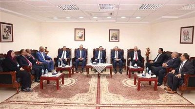 وسط استقباله بالورود.. أشرف رشاد يشهد حفل نهائي دوري مستقبل وطن لكرة القدم في السويس