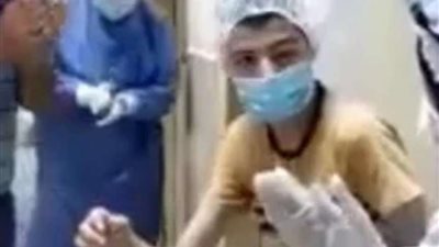 شاهد.. ماذا فعل الأطباء لطفل معاق مصاب بكورونا في فلسطين