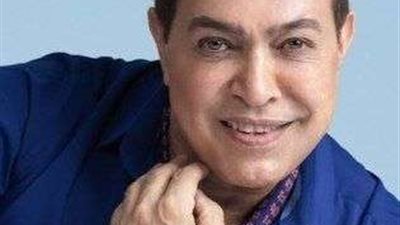 أعرق مكان في العالم.. حكيم يشارك جمهوره صورا من أمام الأهرامات