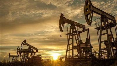 بورصة الطاقة والمعادن.. ارتفاع أسعار النفط والذهب وانخفاض الغاز الطبيعي عند التسوية
