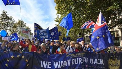 آلاف المتظاهرين في لندن يطالبون بالعودة للاتحاد الأوروبي