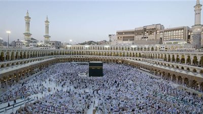 أزمة لشركات السياحة بعد الإقبال غير المسبوق على حجز تذاكر العمرة