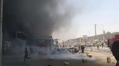 بالفيديو.. حريق ضخم بسوق توشكى بحلوان