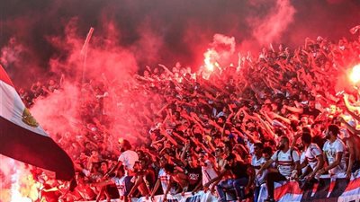 جماهير الزمالك تحتفل مع لاعبيها بالفوز على سيراميكا كليوباترا وتطالب بلقب السوبر
