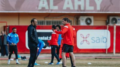 فايلر يضع خطط ويجتمع بالجهاز المعاون