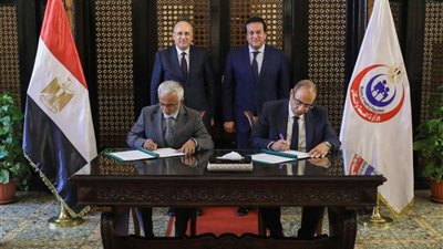 «عبدالغفار» يشهد توقيع بروتوكول تعاون بين اللجنة العليا للتخصصات الطبية والمجلس العربي للاختصاصات الصحية