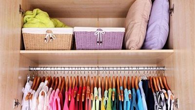 خبيرة طاقة: تخزين الملابس بطريقة معينة سبب زيادة الرزق