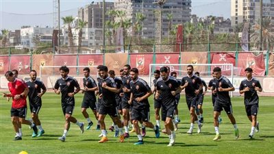 محاضرة فيديو واجتماع باللاعبين قبل انطلاق تدريبات الأهلي