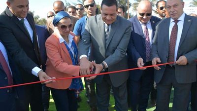 وزيرا التنمية المحلية والبيئة ومحافظ الدقهلية يفتتحون مصنع تدوير المخلفات البلدية الصلبة بالمنزلة