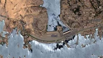 قطار الطمي.. نقل 140 مليون طن مشبعة بالمعادن والذهب خلف السد العالي لتعمير الصحراء الشرقية