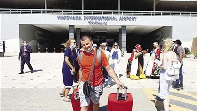 مطار الغردقة يستقبل 82 رحلة طيران تقل 12 ألف سائح أوروبي