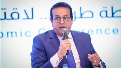 وزير الصحة يترأس جلسة نقاشية لوضع خارطة طريق لزيادة مشاركة القطاع الخاص في المنظومة الصحية