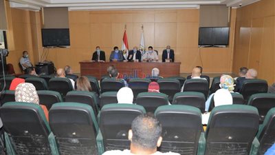 43 شاب وفتاة يتسلمون مهامهم كمساعدين متطوعين لرؤساء المدن والوحدات القروية ببني سويف