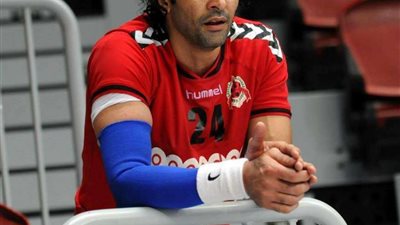 أسطورة الزمالك: رشحت الأحمر لبرشلونة وصلاح أقنعني بكرة القدم