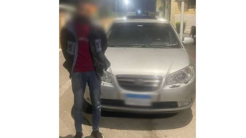 المتهم بقيادة سيارة