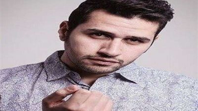 بصورة ورسالة مؤثرة.. علي الطيب يحتفل بعيد ميلاد ابنته كندا