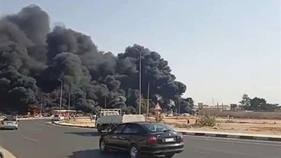 أول تعليق من وزارة البيئة على انفجار خط أنابيب بترول بطريق الإسماعيلية