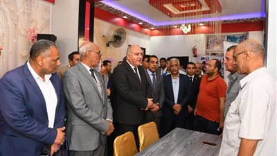 محافظ قنا يعلن عن توفير فرص عمل للشباب بإحدى الشركات الخاصة