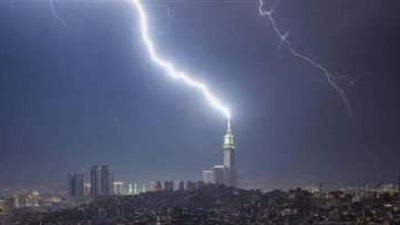 طقس الخليج | أمطار رعدية ورياح شديدة بأجواء غير مألوفة