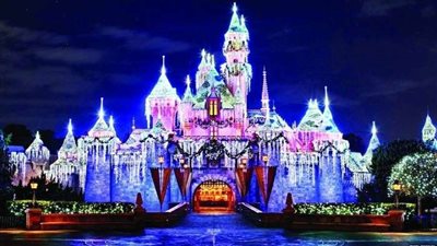 ديزني لاند تستقبل الزوار من جديد بعد إغلاق أربعة أشهر بسبب كورونا