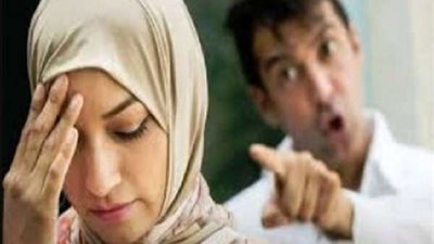 زوج يتهم زوجته بالعمل فى الدعارة.. والزوجة: هجرنى بسبب التزامي