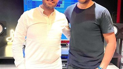 وحشتوني انشاء الله تكون حفله قويه تامر عاشور يروج لحفله علي مسرح بنش بارك