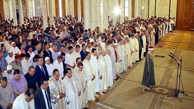 باستثناء صلاة الجمعة.. المغرب يعيد فتح المساجد أمام المصلين