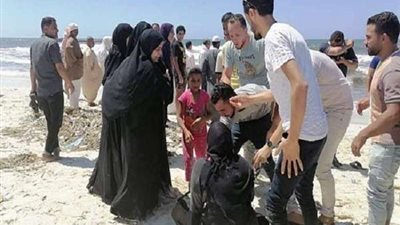 شهادات تذاع لأول مرة عن غرق 12 شابا بشاطئ النخيل (فيديو)