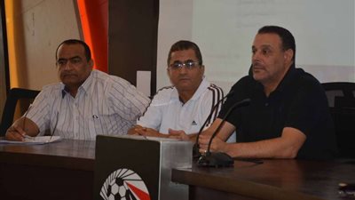 اليوم.. الحكام يجرون مسحة كورونا استعداداً لعودة الدوري