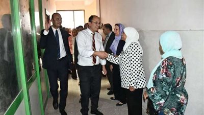 رئيس جامعة حلوان يتابع آخر أعمال التطوير بكلية الصيدلة