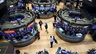 البورصة الأمريكية تتكبد خسائر في ختام التعاملات.. وتراجع سهم ميتا
