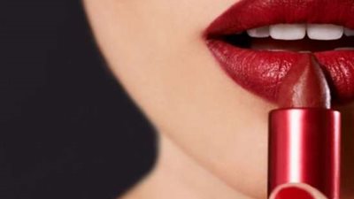 5 فوائد لوضع أحمر الشفاه.. اعرفي أبرزهم