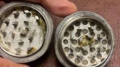 جمارك مطار الغردقة تضبط محاولة تهريب كمية من مخدر الماريجوانا | صور