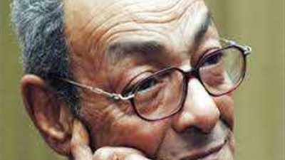 وزيرة الثقافة تنعى الكاتب بهاء طاهر