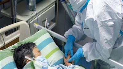 واقعة غريبة.. أول حالة تصاب بالشلل بسبب كورونا