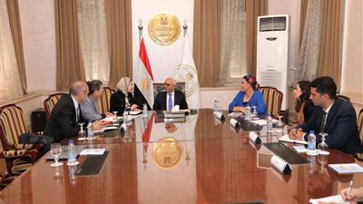 وزير التربية والتعليم يبحث سبل التعاون مع وفد اليونسكو