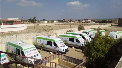 محافظ بنى سويف: الكشف وتوفير العلاج لأكثر من 1000 حالة في 8 تخصصات طبية