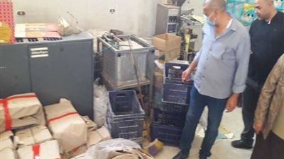 حملة أمنية تغلق مصنع حلويات به طن أغذية فاسدة بالعاشر من رمضان