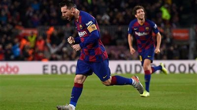 برشلونة ينهي الشوط الأول بالتقدم على الأفيس بثلاثية