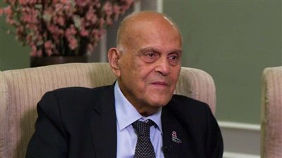 حماقي يغنى برفقة الدكتور مجدي يعقوب 